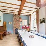 Prázdninový dům Spacious Mansion In With Garden