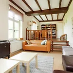 Spacious Mansion In With Garden * Swolgen