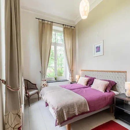 Spacious Mansion In With Garden Holiday home *