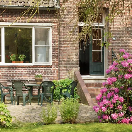 Holiday home Spacious Mansion In With Garden *