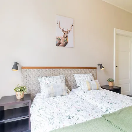 Spacious Mansion In With Garden Swolgen