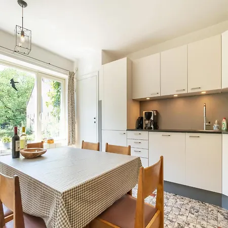 Holiday home Spacious Mansion In With Garden