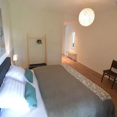 Holiday home Spacious Mansion In With Garden *