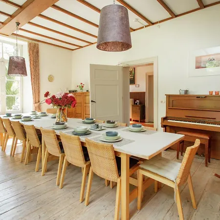 Holiday home Spacious Mansion In With Garden Swolgen