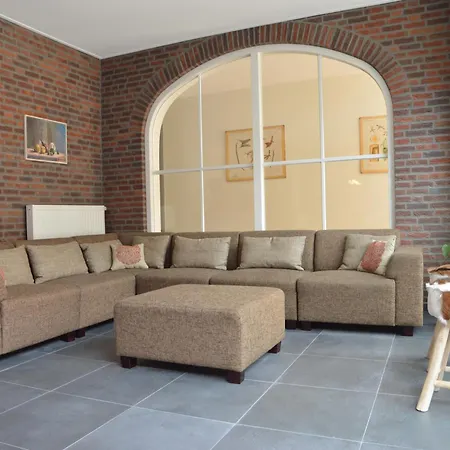 Spacious Mansion In With Garden Swolgen