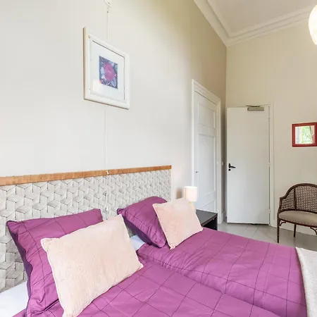 Spacious Mansion In With Garden Holiday home *
