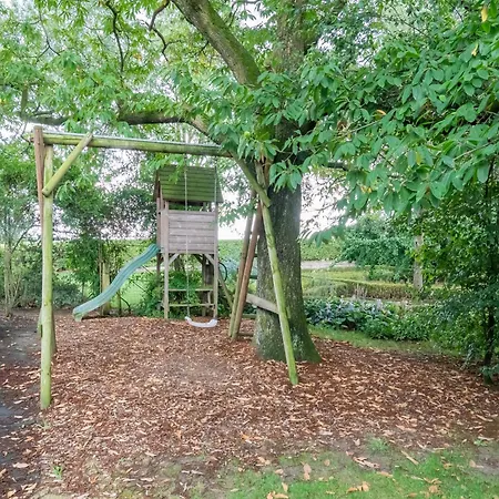 Holiday home Spacious Mansion In With Garden *