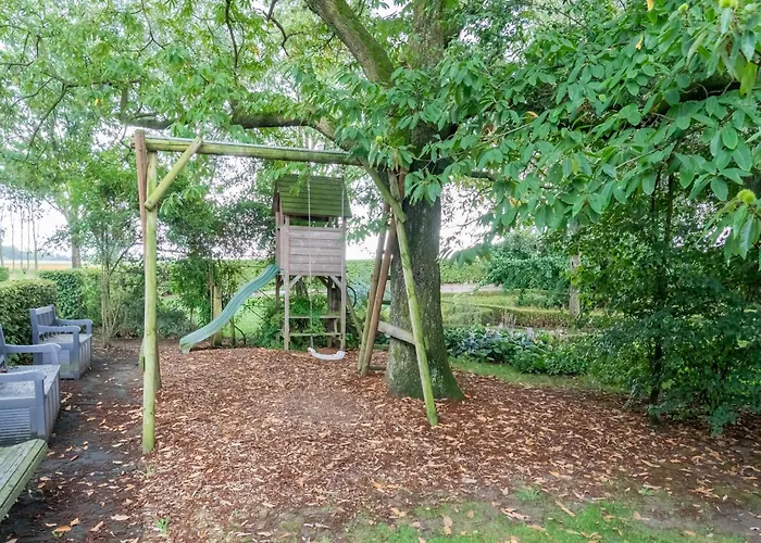 Spacious Mansion In With Garden Holiday home *