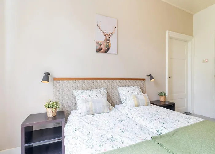 Spacious Mansion In With Garden Swolgen