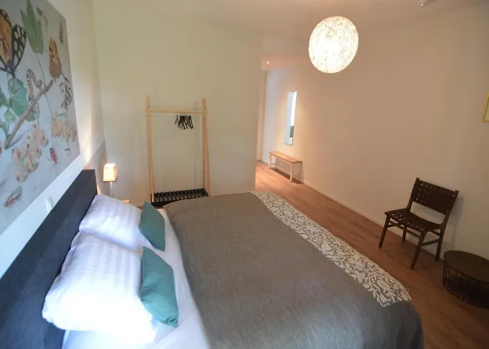 בית נופש Spacious Mansion In With Garden *