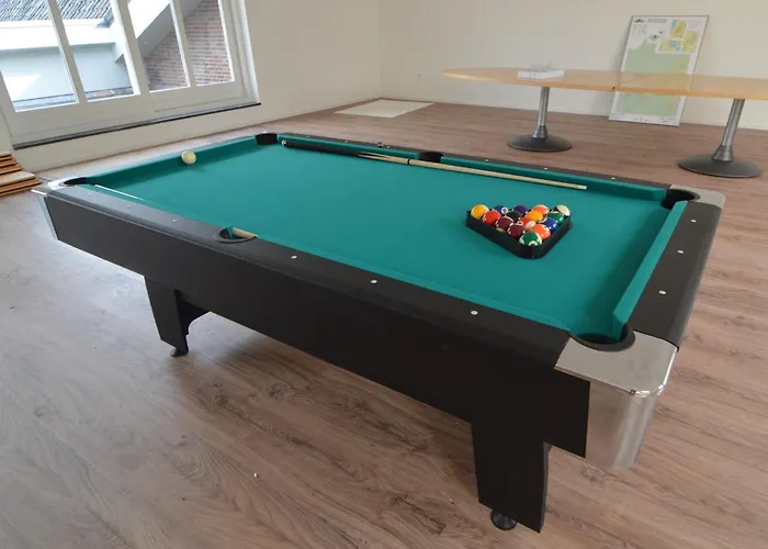 Spacious Mansion In With Garden Swolgen