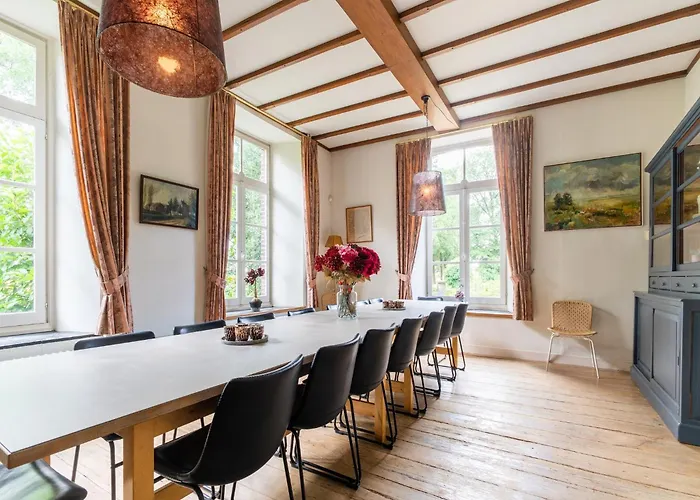 Spacious Mansion In With Garden Tatil Evi