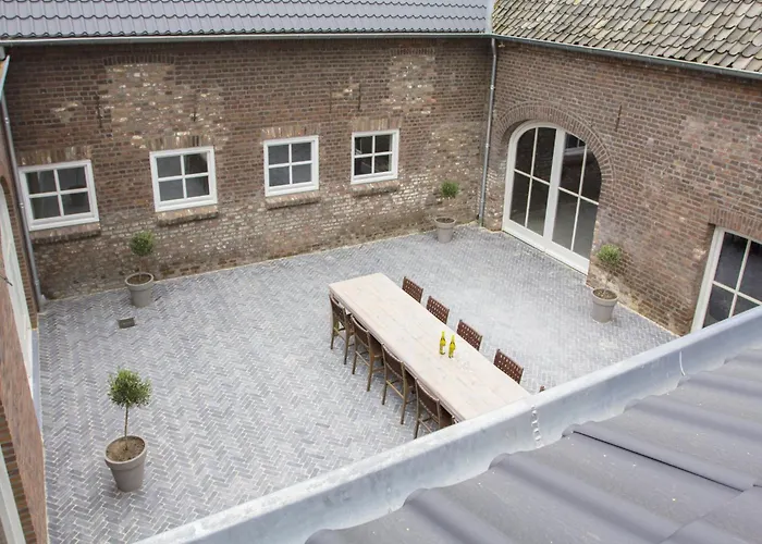 Spacious Mansion In With Garden Tatil Evi